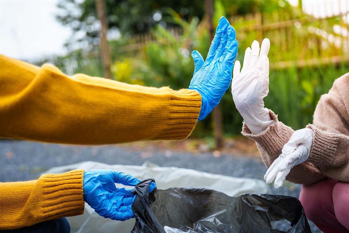 Fundraise for Your Group with the Roseridge Spring Clean-Up!